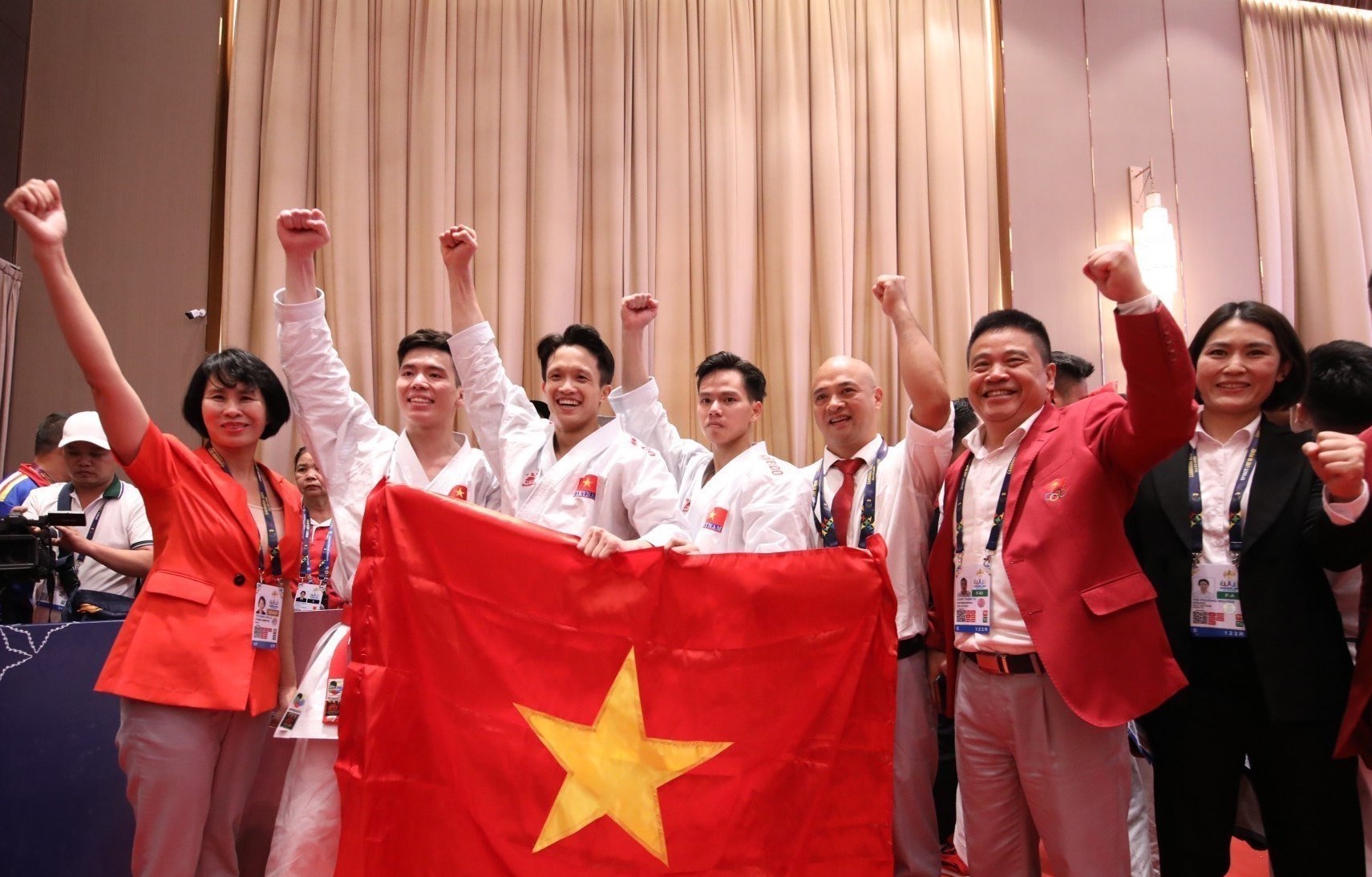 VẬN ĐỘNG VIÊN HỌ PHẠM GIÀNH HUY CHƯƠNG VÀNG TẠI SEA GAMES 32-CAMPUCHIA 2023